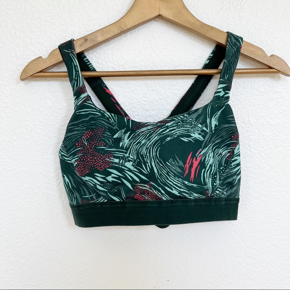 Patagonia- Women’s Green Switchback Sports Bra - M